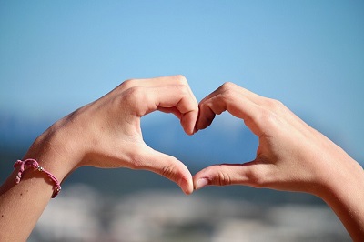 LoveScout24: Studie zeigt, wie lange Verliebtheit andauert und wie oft Paare Sex haben wollen